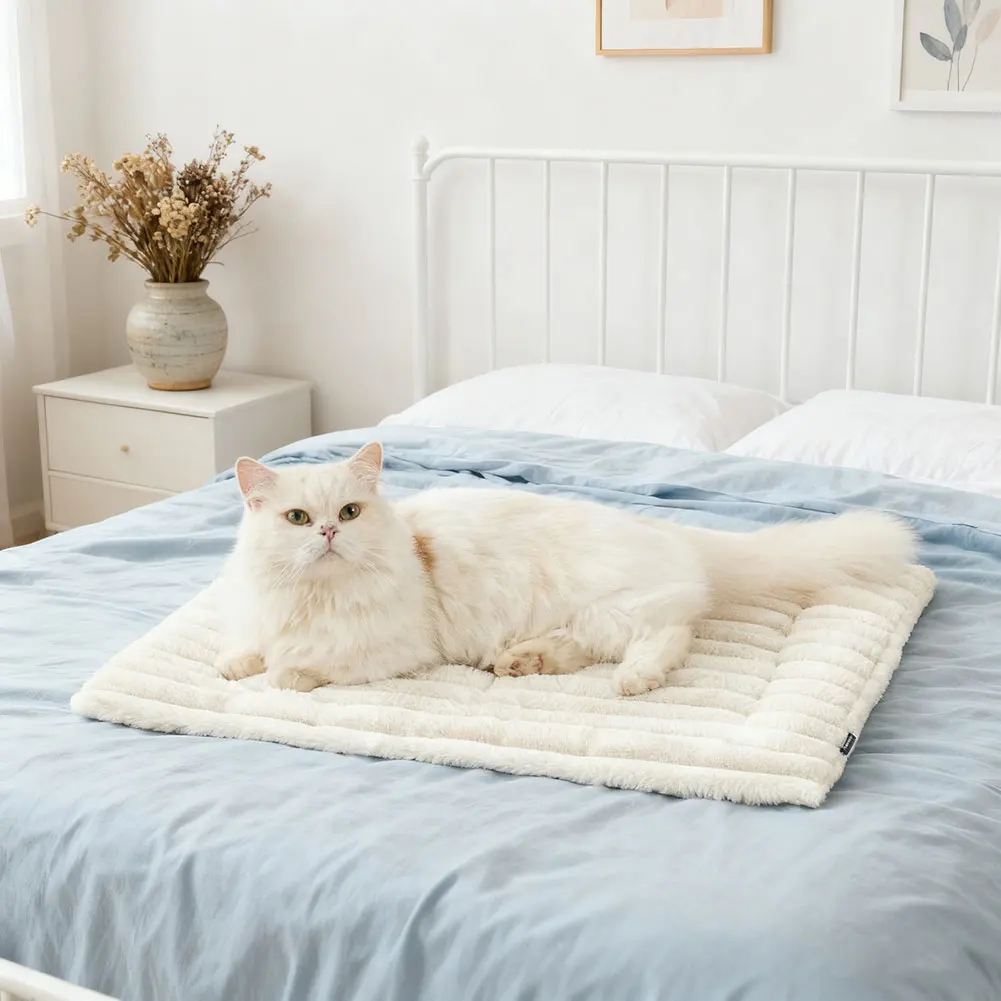 Self-Warming Cat Dog Mat Pet Bed Ultra Soft Fleeces Warm Cozy Comfort Sleeping Mat Universal Machine Washable Pet Furniture